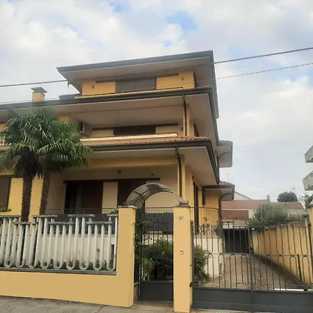 La Bumbasina Apartment *